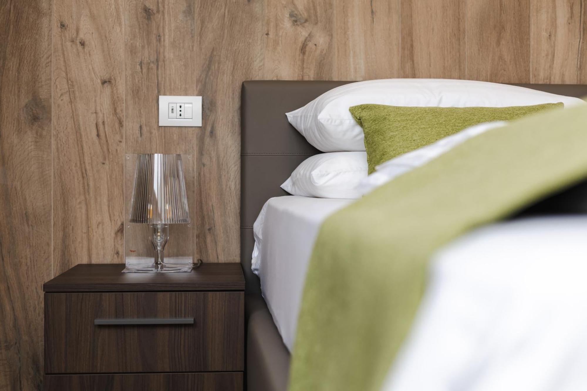 Boutique Apartments By Annalisa Torbole Sul Garda Exteriör bild