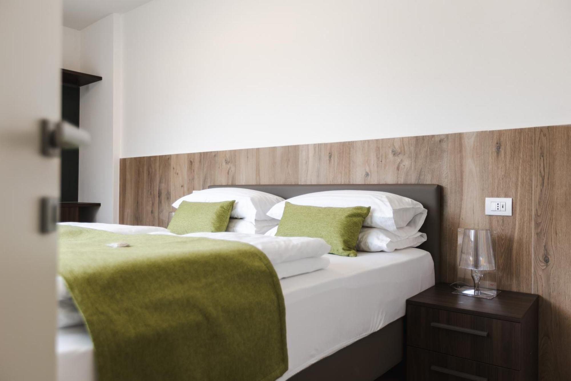 Boutique Apartments By Annalisa Torbole Sul Garda Exteriör bild